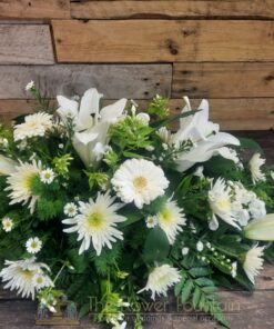 Funeral_Tributes-White-and-green-single-ended-teardrop-spray