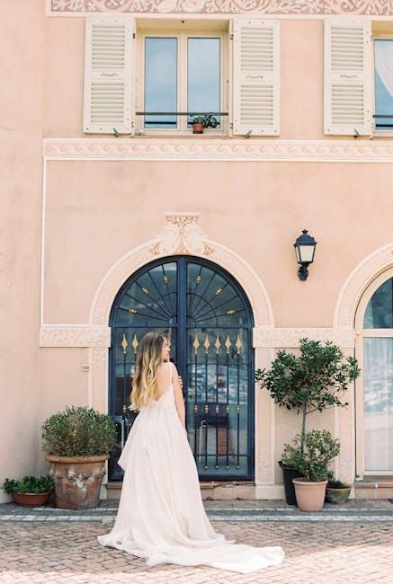 How to Choose Flowers That Complement Your Wedding Dress